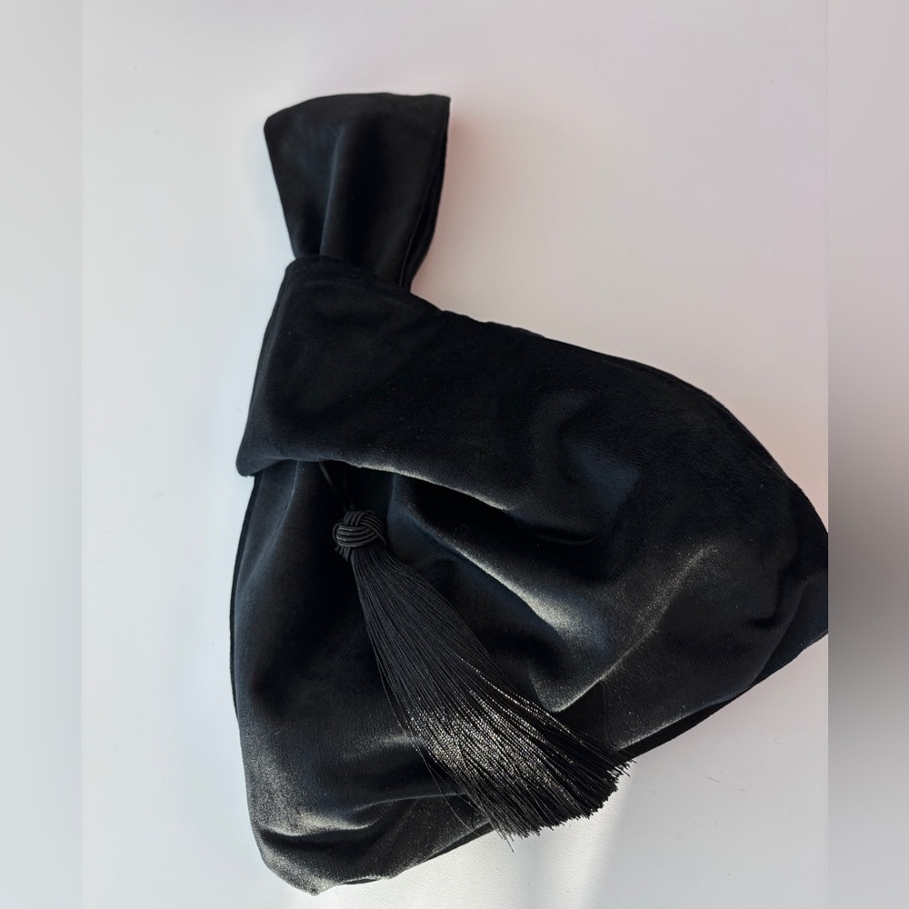 Chic Black Velvet Wristlet Knot Mini Tassel Bag